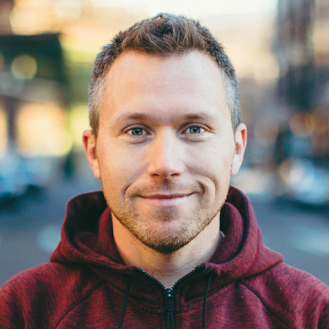 #6: Евгений Васенев о работе дизайнером в Amazon и Microsoft, фидбеке в русском стиле и кругосветном путешествии